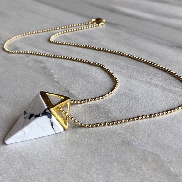 Last 1! 🌟Amethyst Crystal Pyramid Necklace - Picture 5 of 6